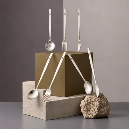 Couverts de Table en Titane